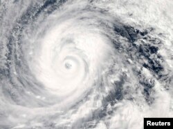 Тайфун на Филиппинах. Спутниковый снимок, октябрь 2014 года