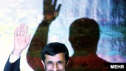 محمود احمدی‌نژاد 