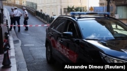Поліцейський автомобіль стоїть біля місця вибуху, Монако, 30 червня 2026 року