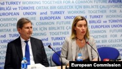 Johannes Hahn i Federica Mogherini