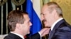 У Дмитрия Медведева сложная задача:угадать очередной маневр Александра Лукашенко