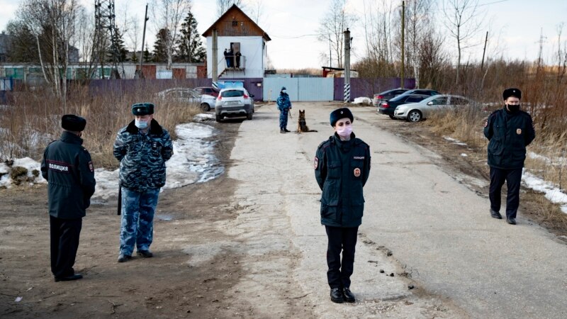 Navalny Tests Negative For COVID, Losing Weight From Hunger Strike, Says Lawyer