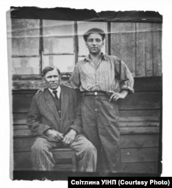 Тадей Горчинський з батьком на спецпоселенні