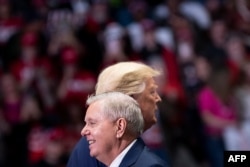 Линдси Грэм (слева) и Дональд Трамп на одном из предвыборных митингов в 2020 году