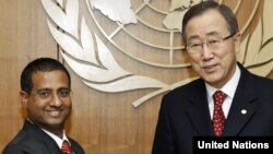 The UN's special rapporteur on human rights to Iran, Ahmed Shaheed (left), with UN Secretary-General Ban Ki-moon (file photo)