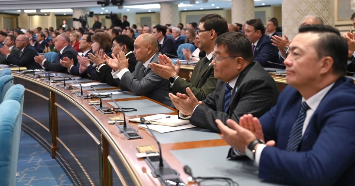 Әйелдер сперманы жұтады Пинки және Чероки Д Асс ххх