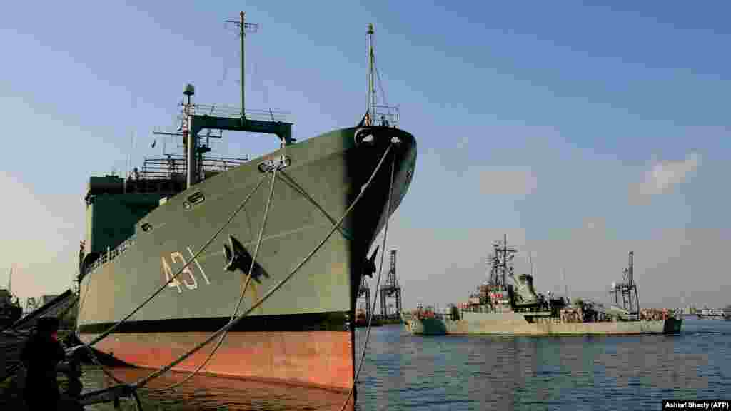 Hər iki İran gəmisi Sudan limanına yan alarkən.