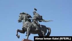 Памятник Манасу, Бишкек, 2011 г.