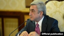 Armenia - President Serzh Sarkisian chairs a meeting of a commission on constitutional reform, Yerevan, 10Apr2014.