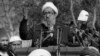 Sibghatullah Mojaddedi addresses a crowd of mujahedin in Peshawar in January 1987.