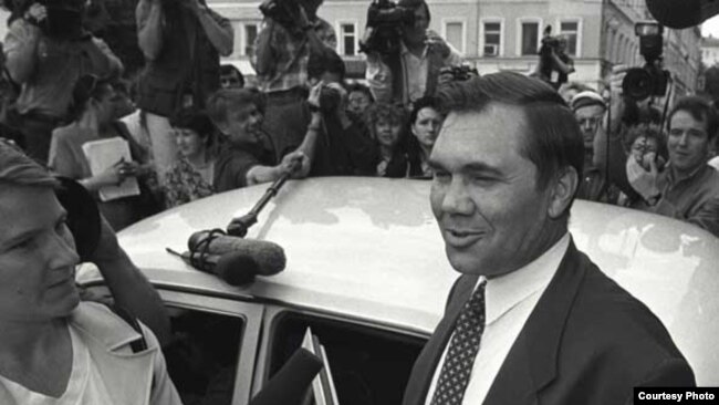 Александр Лебед