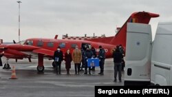Prima tranșă a donației de vaccin din România a ajuns pe Aeroportul Internațional Chișinău pe 27 februarie 