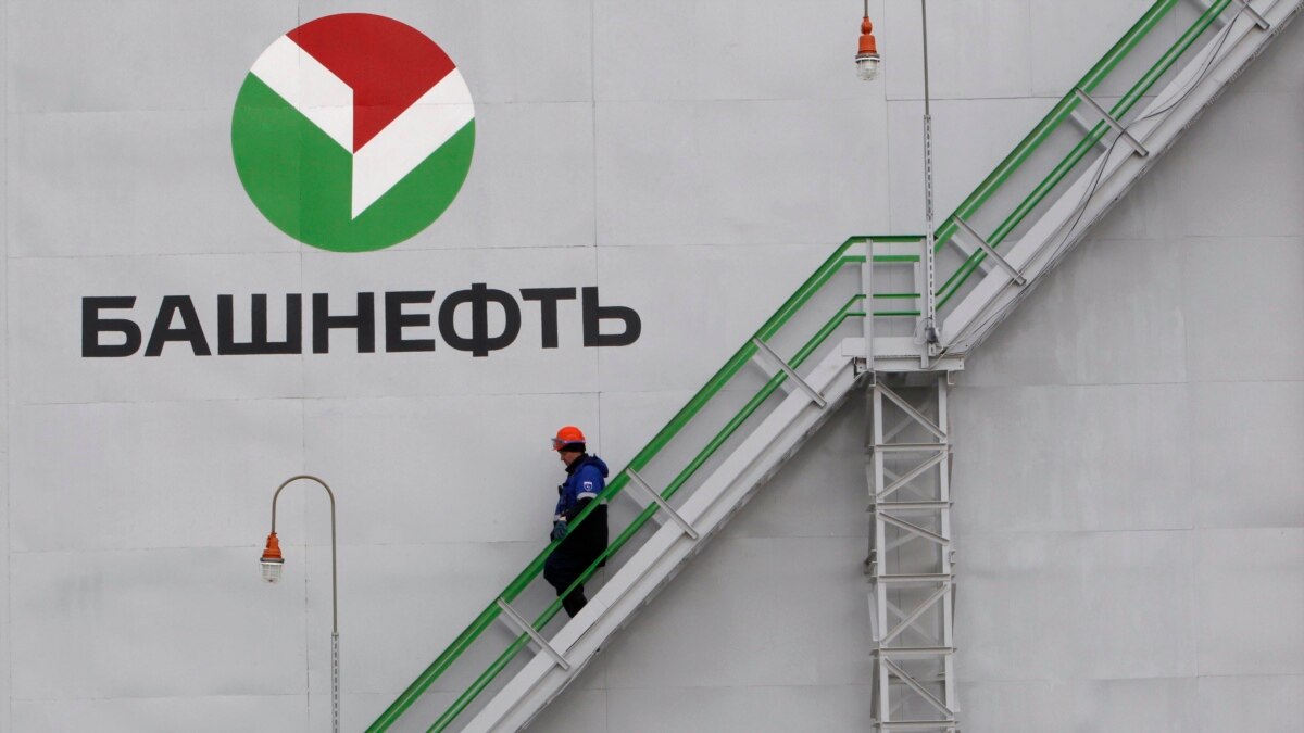 "Башнефть" в десятый раз за лето повысила цены на бензин
