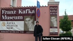 Julian Ciocan la muzeul lui Kafka din Praga