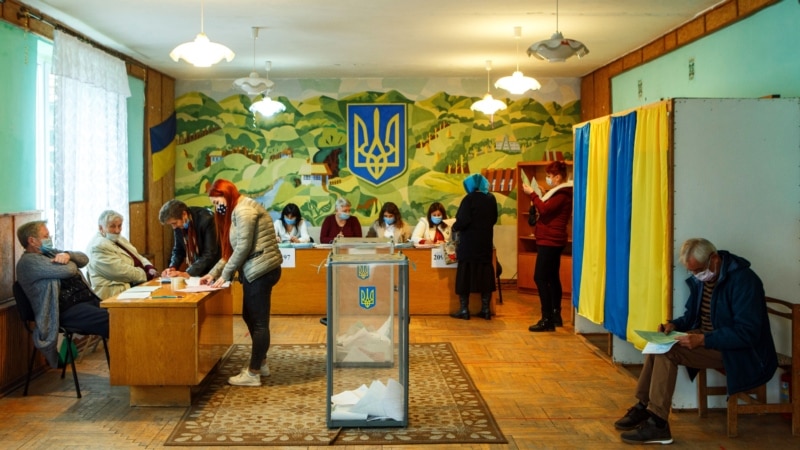 Крымчан недостаточно информировали о возможности проголосовать на украинских выборах – аналитик
