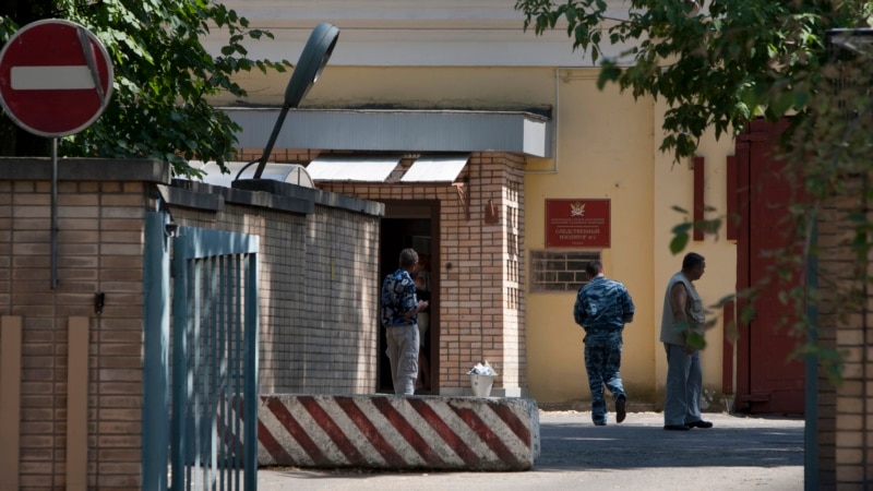 Адвокат Фургала: в Лефортово из камер арестантов убрали столы