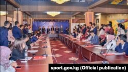 Кааба уулу Кожомкул атындагы спорт ордосунда Жаштар борбору. 