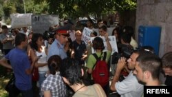 Armenia -- Protest action in support of environmental youth activist Mariam Sukhudian, 19Aug2009