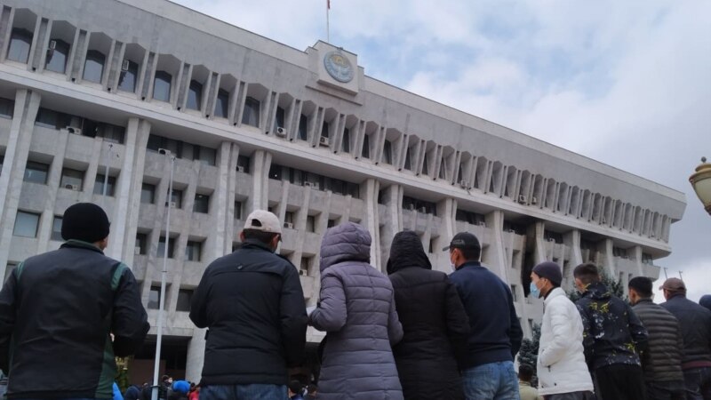 Межведомственная комиссия определит нанесенный в ходе беспорядков ущерб зданию Жогорку Кенеша
