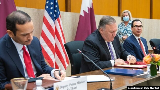 د متحده ایالاتو د بهرنیو چارو وزیر مایک پومپیو او د قطر بهرنیو چارو وزیر عبدالرحمن الثاني