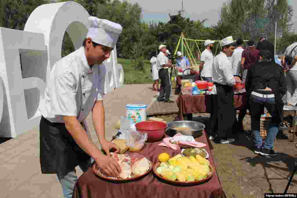 Фестивалдын урааны &laquo;Азия элдеринин достугу&raquo; деп аталды.