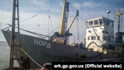Арестованное рыболовецкое судно «Норд» в порту Бердянска
