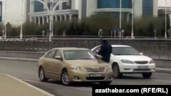 Police stopping cars in Ashgabat on March 20