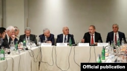 Armenia -- Prime Minister Nikol Pashinian (second from right) speaks at a business seminar in Yerevan, October 9, 2019.