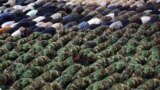 عکسی از حضور پرسنل نظامی در یک نماز جمعه، تهران ۱۳۹۸
