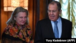 Голова Міністерства закордонних справ Австрії Карін Кнайсль на зустрічі з головою Міністерства закордонних Росії Сергієм Лавровим у Москві, 12 березня 2019 року