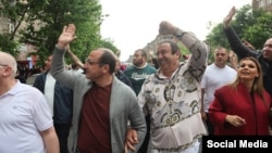 «Բարգավաճ Հայաստան»-ի առաջնորդ Գագիկ Ծառուկյանը և իր թիմը քարոզարշավի ժամանակ, մայիս, 2026թ.