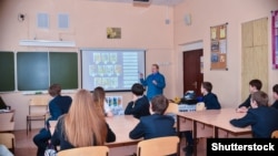 Урок в старших классах одной из московских школ