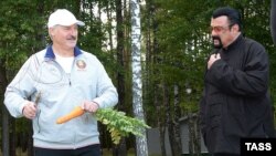 Alayksandr Lukashenka və Steven Seagal
