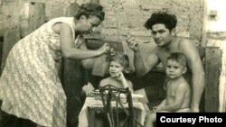 Василий Макух в кругу семьи. Фото из архива жены Василия Макуха