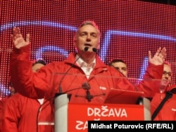 Lider SDP-a Zlatko Lagumdžija na predizbornom skupu, oktobar 2010.