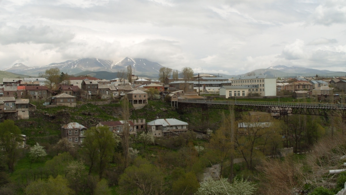 Город ахалкалаки грузия. Джавахк грузия ахалкалаки. Гора абул ахалкалаки. Церковь ахалкалаки. Ахалкалаки грузия крепость.