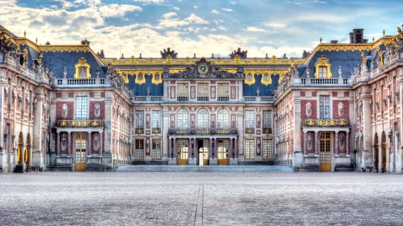 Մոլիերի ոճով ԱԲ-ի գրած պիեսը կներկայացվի Վերսալում