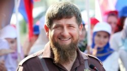 Moskwa çeçen lideri Kadyrowyň wezipesinde galjakdygyny aýtdy