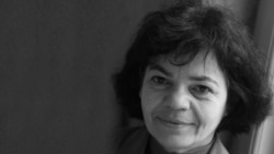 منیره برادران: به جای جنگ بر قدرت مردم و جامعه تمرکز کنیم