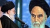 علی خامنه‌ای در مقابل پوستری از روح‌الله خمینی، بنیانگذار جمهوری اسلامی
