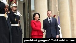 პრეზიდენტების, სალომე ზურაბიშვილის და ემანუელ მაკრონის შეხვედრა 2019 წლის 19 თებერვალს, პარიზში ზურაბიშვილის ოფიციალური ვიზიტისას
