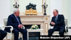 محمود عباس در دیدار با پوتین گفت که خواهان یک میکانیزم جدید چهار جانبه برای میانجیگری در بحران شرق میانه است.