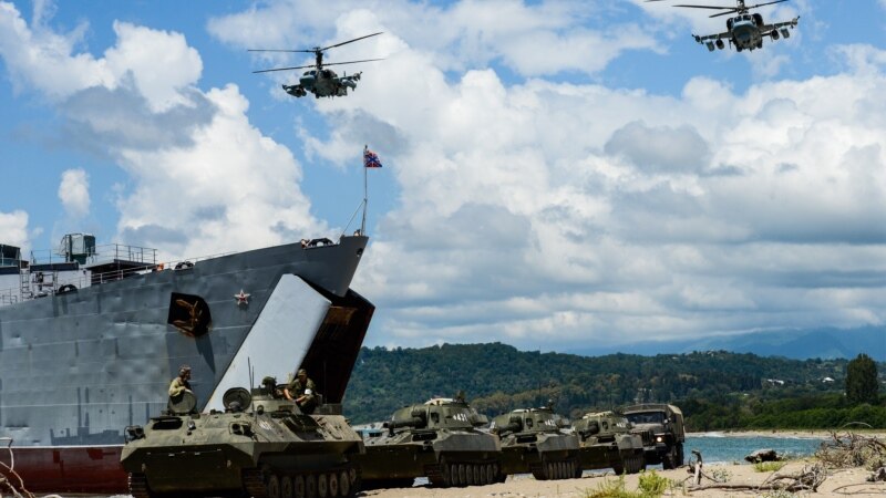 На российской военной базе в Абхазии количество контрактников выросло на 30%