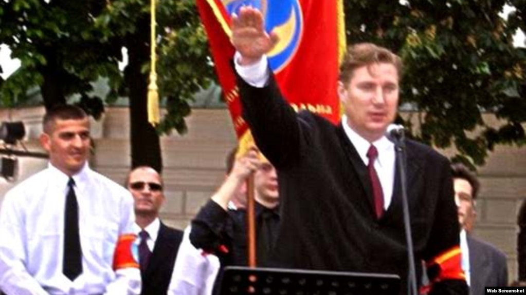 Эдуард Коваленко во время акции в поддержку Виктора Ющенко, Киев, 26 июня 2004 года