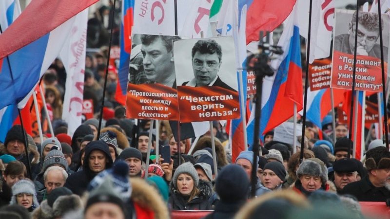 Москвада Немцовду эскерген марш өтүүдө