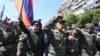 В Ереване к демонстрантам присоединились военные