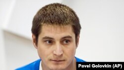 Россиянин Максим Лапунов, рассказавший о пытках представителей ЛГБТ-сообщества в Чечне.
