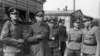 Генерал Власов (второй слева), командующий РОА в кругу офицеров Русской Освободительной Армии. Германия, 1944 год