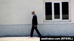 Türkmenistanyň howpsuzlyk gullugynyň işgäri