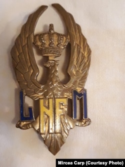 Mândria șoimilor mănăstireni, insigna de „șoim”, de la Liceul Militar „Nicolae Filipescu”, de la Mănăstirea Dealu